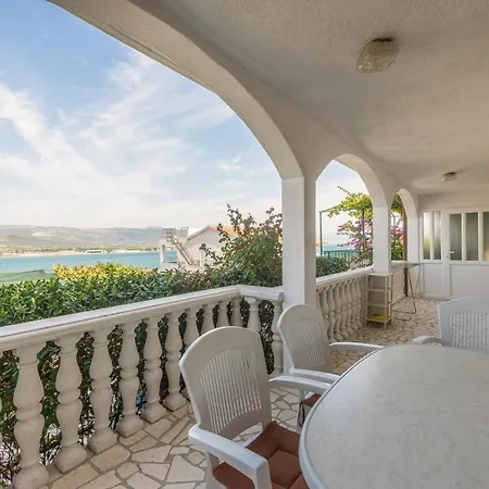 With Parking Space Mastrinka, Ciovo - 2050 شقة